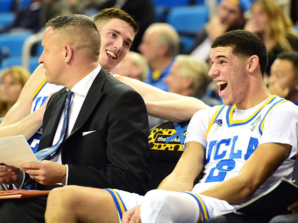 עם החבר לונזו בול ב-UCLA (צילום: Getty)