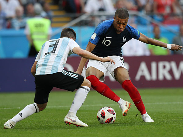 ארגנטינה לא הסתדרה עם הזריזות של אמבפה (GETTY)