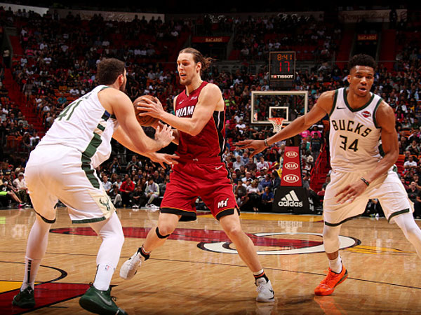 מחצית שנייה חד צדדית (צילום: Issac Baldizon/NBAE via Getty Images)