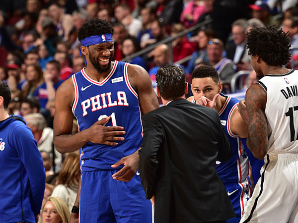 אמביד לא התחשב בנטס (צילום: David Dow/NBAE via Getty Images)