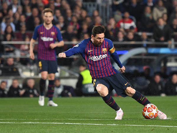 הפתרון של מסי: בעיטות מרחוק (GETTY)