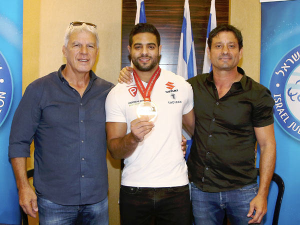 היו"ר, המאמן והחניך (אלן שיבר)