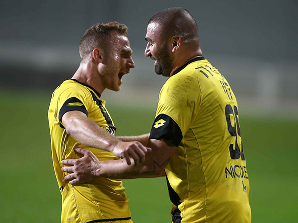 גלזר חוגג עם ערן לוי. בני יהודה פספסה, נתניה הרוויחה (אלן שיבר)