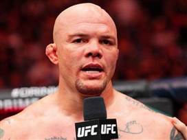 סערה ב-UFC. סמית` (GETTY)