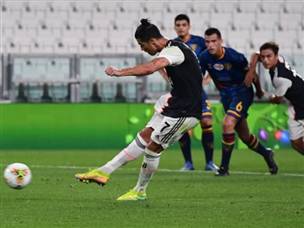 רונאלדו הצטרף לחגיגה עם פנדל מדויק (GETTY)