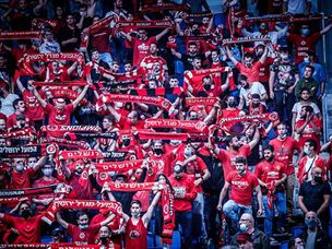 הקהל האדום דאג לאווירה בארנה (עודד קרני)