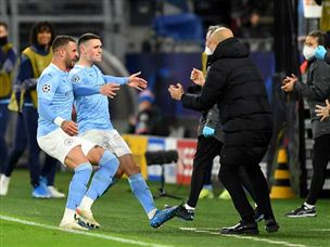 פיל פודן חוגג עם פפ את המהפך. רגע מרגש לסיטי (Getty)