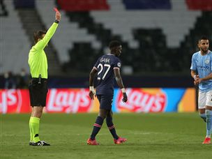 רגע ההרחקה של גיי באדום ישיר (getty)