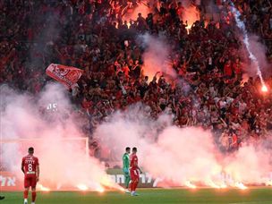 עם תפאורה כזאת, היה ברור שגמר הגביע הולך להיות חם (ברני ארדוב)