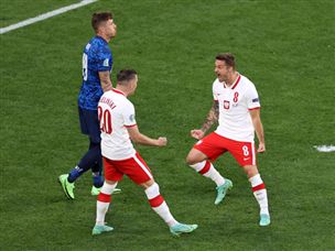 לינטי החזיר את התקוות לפולנים עם שער מהיר במיוחד (Getty)