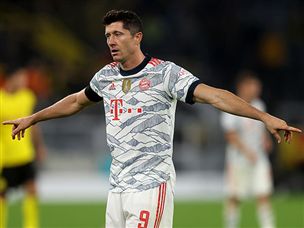 לבנדובסקי העניש לפני ההפסקה (Getty)