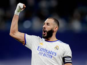 אבל בנזמה הציל פעמיים את הבלאנקוס (Getty)