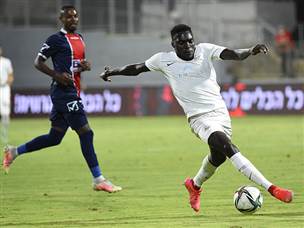 ההגנה של אשדוד לא הצליחה לשמור על השער (ברני ארדוב)