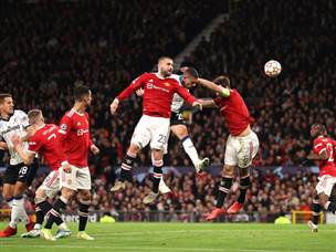 וגם דמירל ניצל את הנרפות בהגנת השדים האדומים (Getty)