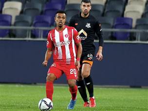 פארליי רוסה ותאמבי סגס. האדום היה מסוכן (אלן שיבר)