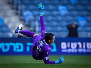 ארנסטס שטקוס. במשך דקות ארוכות הטוב בשחקני המנצחת (מאור אלקסלסי)