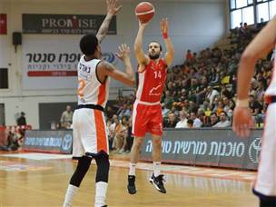 משחק ענק של סגל (צילום: מנהלת הליגה לירון מולדובן)