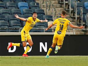 ההגנה הירוקה היתה מחוררת (צילום: אלן שיבר)