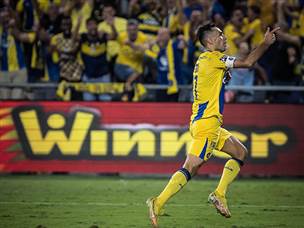 בחגיגה אופיינית (צילום: אלן שיבר)