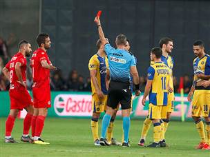 ואז גם דן גלזר הורחק (צילום: אלן שיבר)