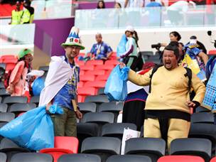 והאוהדים כהרגלם שמרו על הניקיון (Getty)