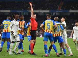 גבריאל פאוליסטה הורחק אחרי כניסה מכוערת בוויניסיוס (Denis Doyle/Getty Images)