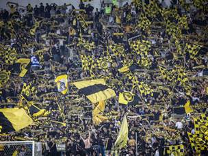 בלומפילד נהנה מאווירה מחשמלת (עודד קרני)