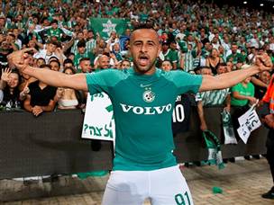 סבע כבש צמד וחגג אליפות ראשונה בקריירה (אלן שיבר)