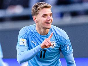 סניור עלה מהספסל וכבש שער שנפסל (Getty)