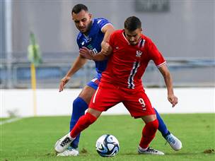 וקבוצתו קיבלה את השער (דני מרון)