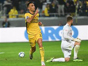 וכבש את שערו ה-11 העונה (ברני ארדוב)