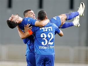 שלושה שערים במחצית (אלן שיבר)