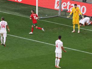 משחק רע ורגע אומלל לטורקים (GETTY)