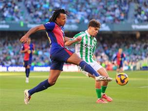 משחק פיזי מהשריקה (Getty)