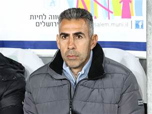 חודידה ושחקניו יוצאים מהמקום האחרון (צילום: דני מרון)