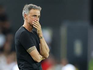 זה נראה אבוד עבור לואיס אנריקה (Photo by Claudio Villa/Getty Images)