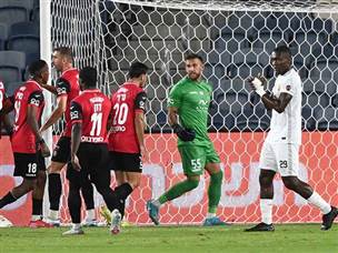 הגיבור של ירושלים בפתיחה (ברני ארדוב)