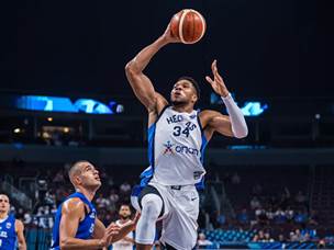 יאניס היה גדול עלינו (FIBA)
