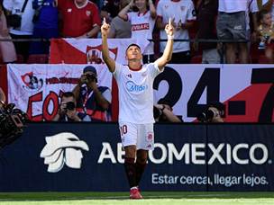 אלכסיס כבש ראשון מול האקסית (Fran Santiago/Getty Images)