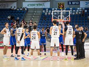 המשחק נפתח במחווה לנופלים במלחמה ולחזרת החטופים במהרה בימינו (ספי מגריזו)