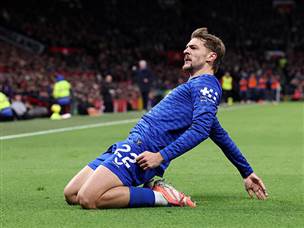 הוכרע על ידי שער נהדר של דוסברי הול (Carl Recine/Getty Images)