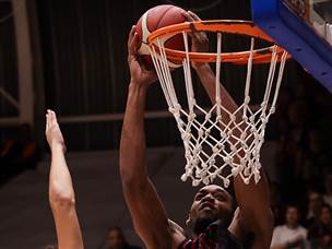 והם כבר הובילו ב-21 נקודות (מאור אלקסלסי)