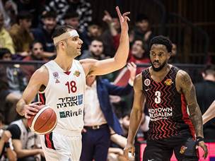 רז אדם, העיר את האורחת בפתיחה (עודד קרני)