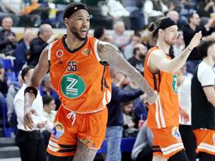 וברנס הטריף את הקהל הכתום (אלן שיבר)