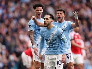 שום דבר לא גמור במאבק האליפות (Photo by Carl Recine/Getty Images)