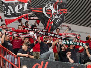 קהל האדומים (ספי מגריזו)