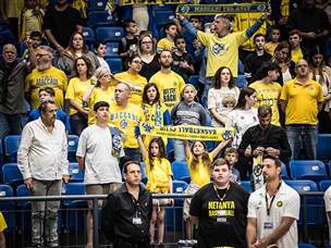 האוהדים המקומיים (עודד קרני)