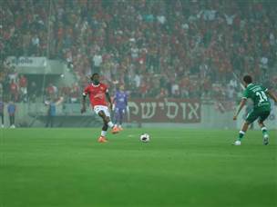 המחצית הראשונה התאפיינה בקצב רגוע כמעט ללא מצבים