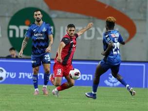 הרבה קרבות במרכז המגרש בפתיחה (אלן שיבר)