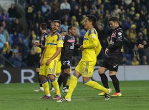 מכבי קיבלה פנדל גבולי, יצחקי הטיס לשמיים